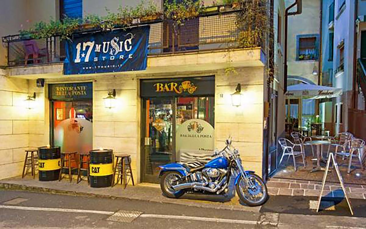 Albergo Della Posta Clusone Bagian luar foto